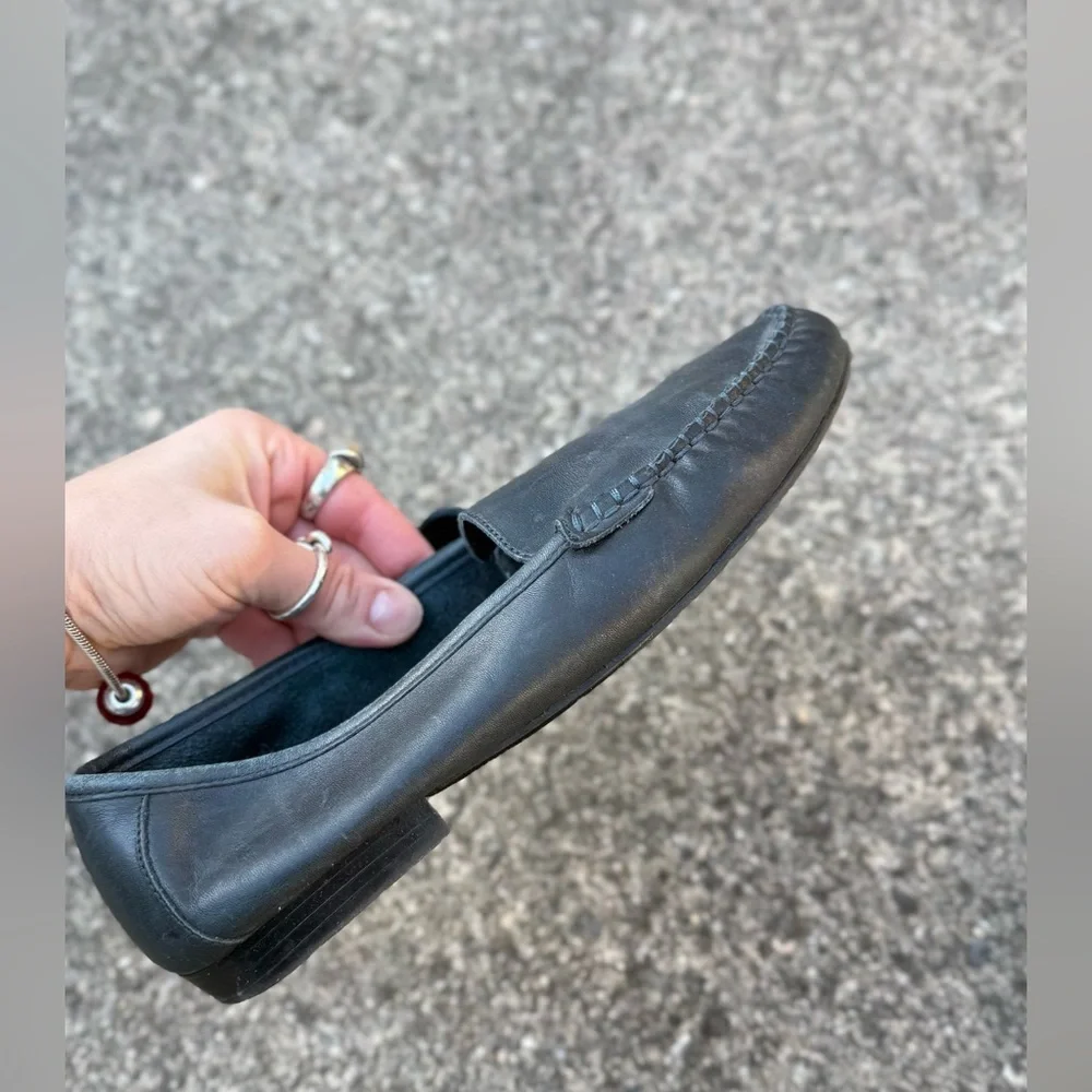 Mootsies Tootsies Black Leather Slip-On Loafers women’s size 8